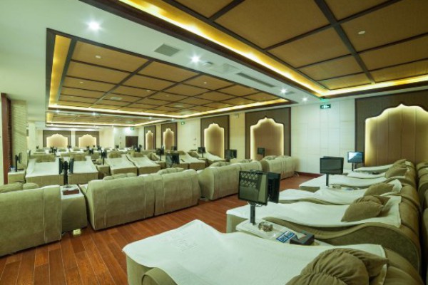 广州南站周边夜生活盘点：繁华不夜城揭秘