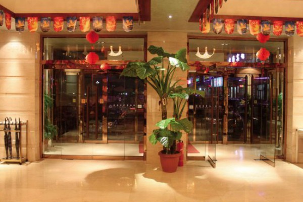 广州夜生活探索：繁华都市的璀璨之夜